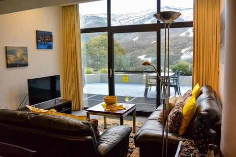 Lantern 1 Bedroom Balcony With Panoramic View - Accommodation Rockhampton 1