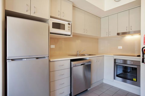 Lantern 1 Bedroom Balcony With Panoramic View - Accommodation Rockhampton 29