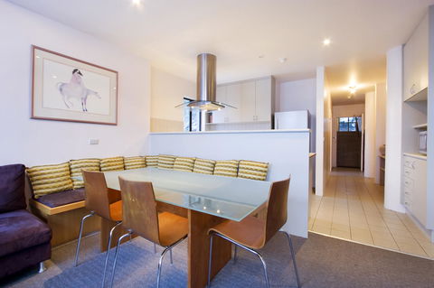 Lantern 1 Bedroom Balcony With Panoramic View - Accommodation Rockhampton 13