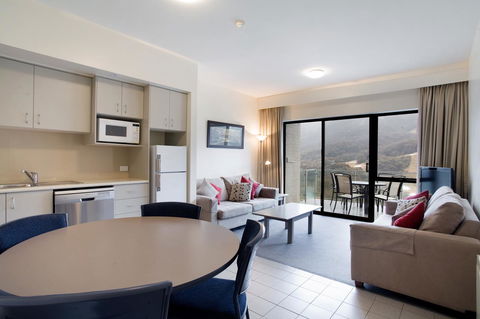Lantern 1 Bedroom Balcony With Panoramic View - Accommodation Rockhampton 18