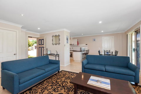 Colonial Court Villas - Accommodation Rockhampton 20