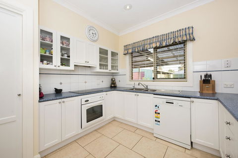 Colonial Court Villas - Accommodation Rockhampton 9