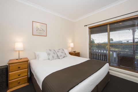 Colonial Court Villas - Accommodation Rockhampton 11