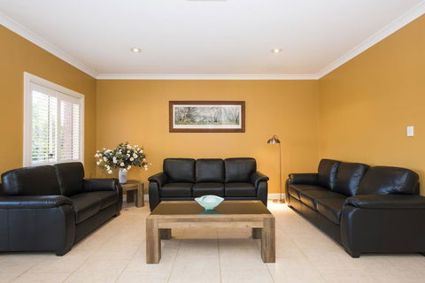 Colonial Court Villas - Accommodation Rockhampton 16