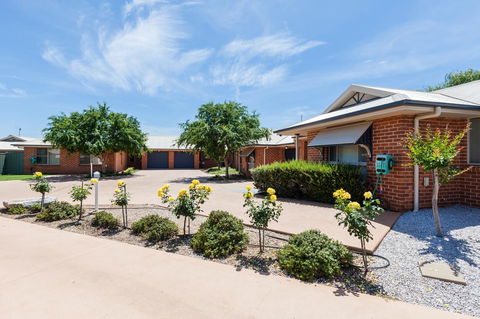 Colonial Court Villas - Accommodation Rockhampton 28