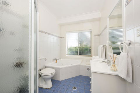 Colonial Court Villas - Accommodation Rockhampton 10