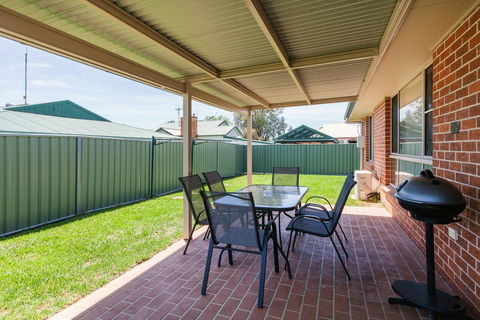 Colonial Court Villas - Accommodation Rockhampton 32