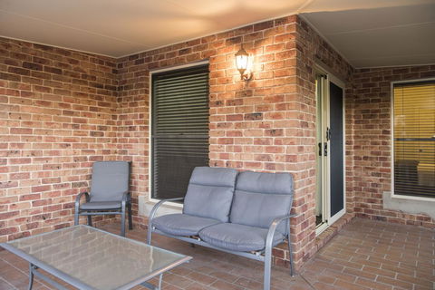 Colonial Court Villas - Accommodation Rockhampton 3