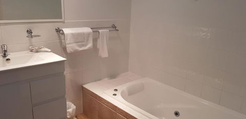 The Palms At Avoca - Accommodation Rockhampton 4