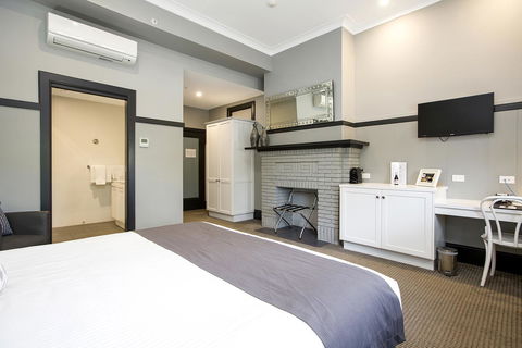 CH Boutique Hotel & Apartments, Ascend Hotel Collection - Accommodation Rockhampton 21