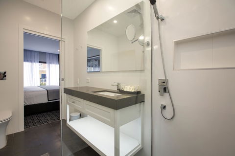 CH Boutique Hotel & Apartments, Ascend Hotel Collection - Accommodation Rockhampton 11