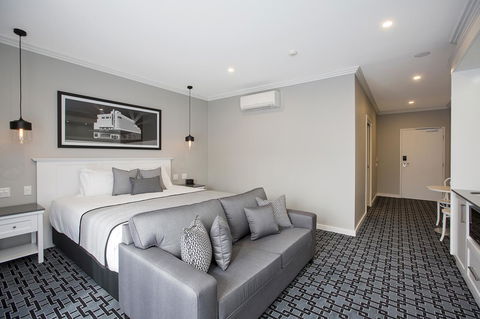 CH Boutique Hotel & Apartments, Ascend Hotel Collection - Accommodation Rockhampton 7