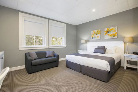 CH Boutique Hotel & Apartments, Ascend Hotel Collection - Accommodation Rockhampton 19