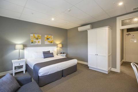 CH Boutique Hotel & Apartments, Ascend Hotel Collection - Accommodation Rockhampton 17