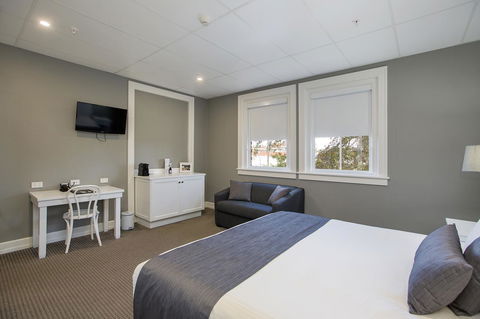CH Boutique Hotel & Apartments, Ascend Hotel Collection - Accommodation Rockhampton 18
