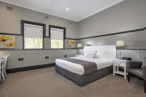 CH Boutique Hotel & Apartments, Ascend Hotel Collection - Accommodation Rockhampton 23