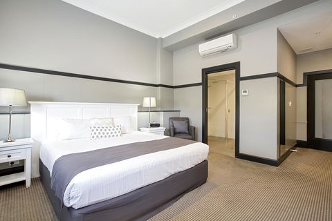 CH Boutique Hotel & Apartments, Ascend Hotel Collection - Accommodation Rockhampton 22