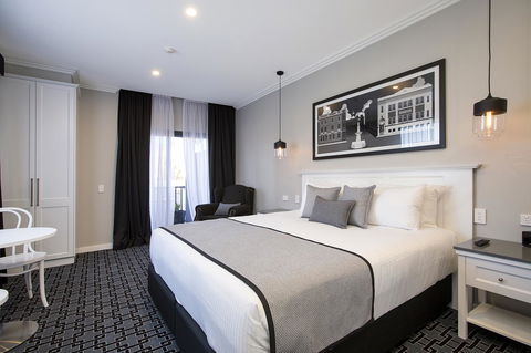 CH Boutique Hotel & Apartments, Ascend Hotel Collection - Accommodation Rockhampton 2