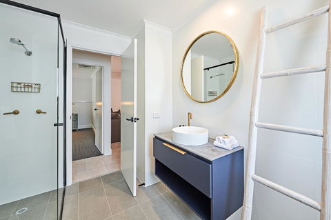 The Lord Byron - Accommodation Rockhampton 17