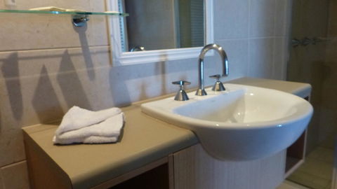 SaltBeach2302 - Accommodation Rockhampton 8