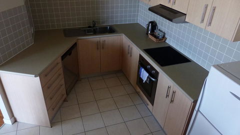 SaltBeach2302 - Accommodation Rockhampton 7