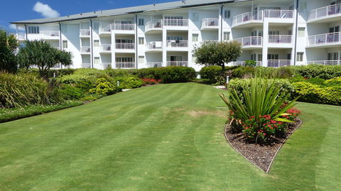 SaltBeach2302 - Accommodation Rockhampton 10