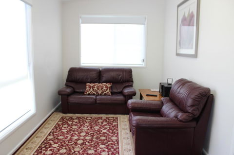Little Gem - Accommodation Rockhampton 6