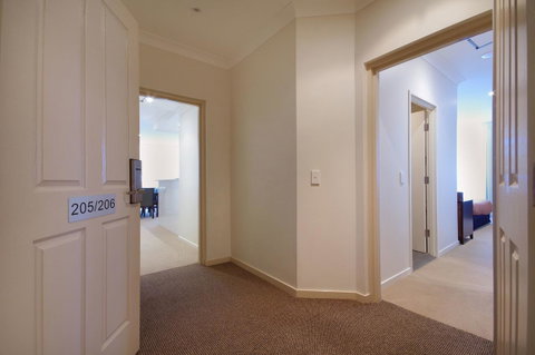 Macquarie Waters Boutique Apartment Hotel - Accommodation Rockhampton 7