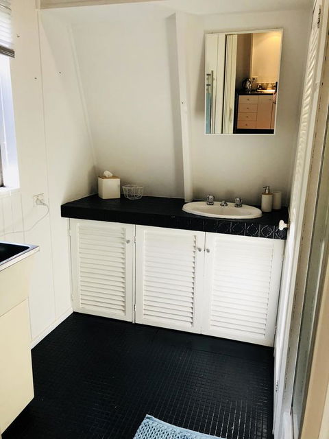 Little Blue Beach House - Accommodation Rockhampton 13