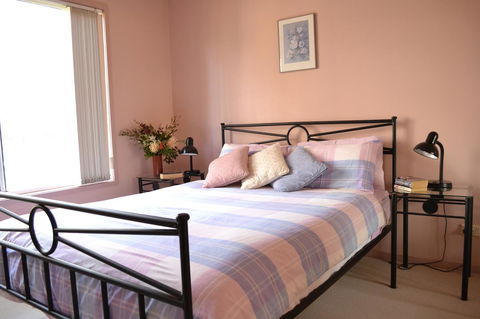Bundle Hill Cottages - Accommodation Rockhampton 28
