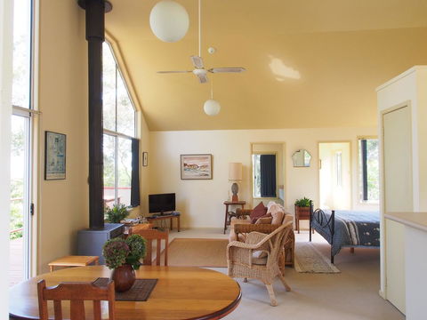 Bundle Hill Cottages - Accommodation Rockhampton 6