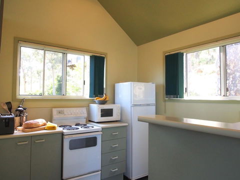 Bundle Hill Cottages - Accommodation Rockhampton 14