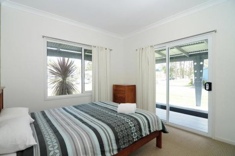 Huskisson Holiday Motel Cabins - Accommodation Rockhampton 28