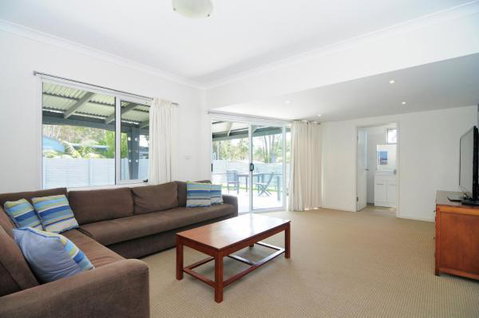 Huskisson Holiday Motel Cabins - Accommodation Rockhampton 25