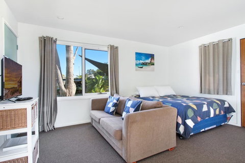 Huskisson Holiday Motel Cabins - Accommodation Rockhampton 0