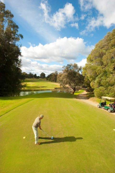 Comfort Suites Clubarham Golf Resort - Accommodation Rockhampton 1