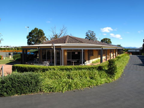 Hunter Oasis - Accommodation Rockhampton 13
