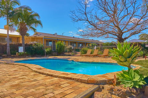 Hunter Oasis - Accommodation Rockhampton 14