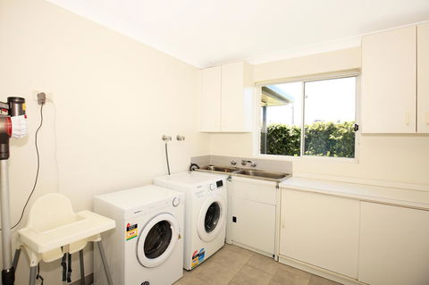 Neptune I Absolute Beachfront I Stunning Views - Accommodation Rockhampton 25