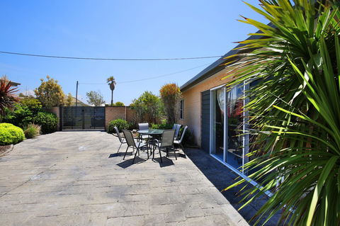 Neptune I Absolute Beachfront I Stunning Views - Accommodation Rockhampton 28