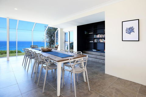 Neptune I Absolute Beachfront I Stunning Views - Accommodation Rockhampton 6