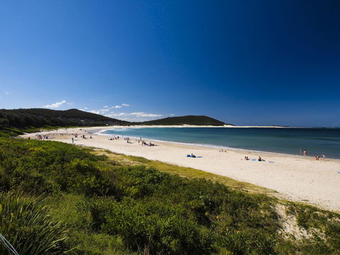 Oaks Nelson Bay Lure Suites - Accommodation Rockhampton 4