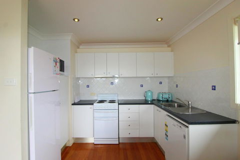 Anglesea, 17 Hodgson Street - Accommodation Rockhampton 3