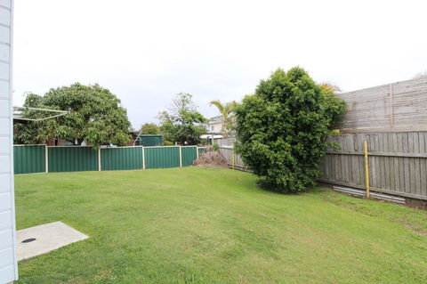 Anglesea, 17 Hodgson Street - Accommodation Rockhampton 12