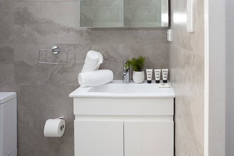 Stylish Apartment With Garage Near Bondi Beach - Accommodation Rockhampton 6