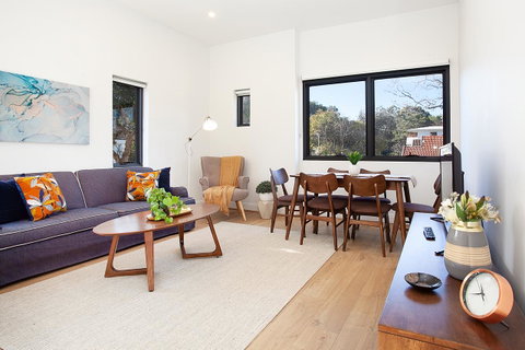Stylish Apartment With Garage Near Bondi Beach - Accommodation Rockhampton 0