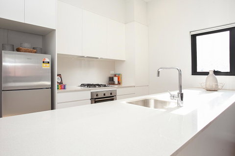 Stylish Apartment With Garage Near Bondi Beach - Accommodation Rockhampton 3