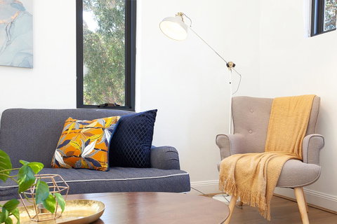 Stylish Apartment With Garage Near Bondi Beach - Accommodation Rockhampton 13