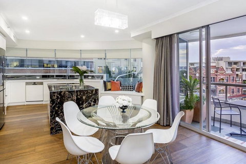 Darling Harbour ICC 3BR+PARKING+VIEWS è¾¾ä»¤æ¸¯å…¨æ™¯è±ªåŽä¸‰æˆ¿ - Accommodation Rockhampton 2