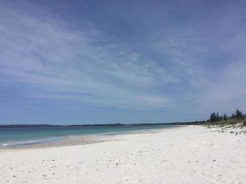 Hayes Beach House I Award Winner I 4 Mins To Beach - Accommodation Rockhampton 20